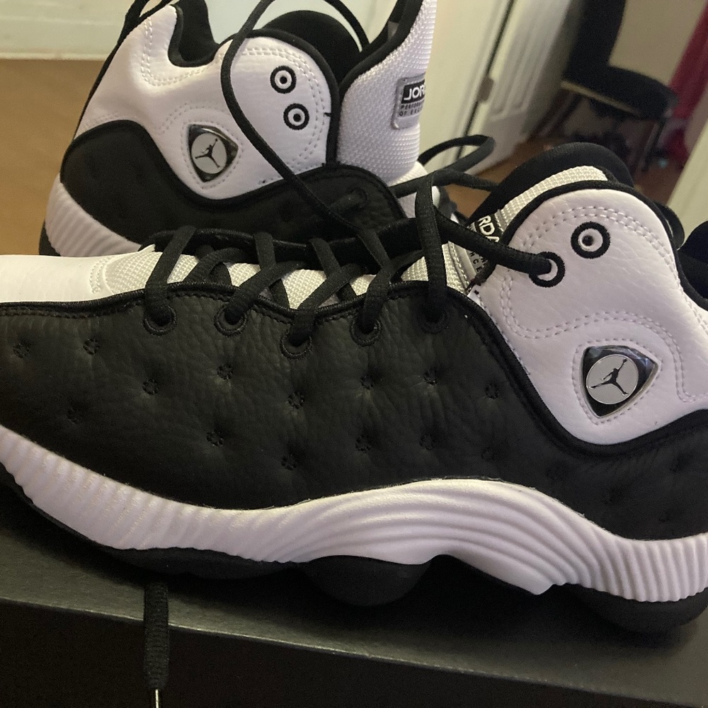 JORDAN JUMPMAN TEAM II WHITE/BLACK/RED SIZE MEN 8.5